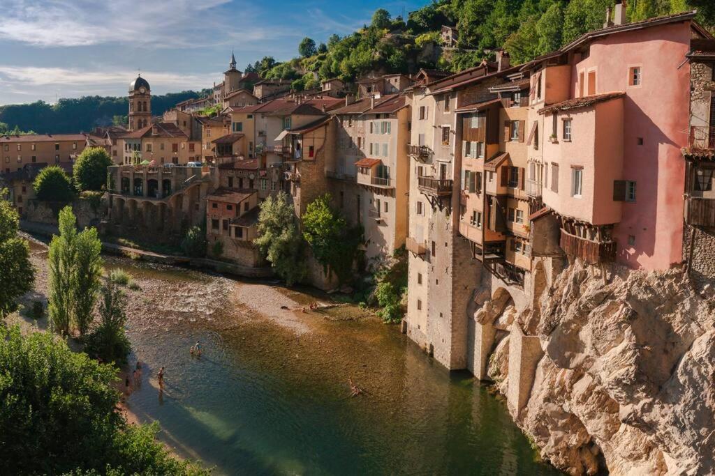 Maison Suspendue Avec Jacuzzi Privatif ポン・アン・ロワイヤン エクステリア 写真